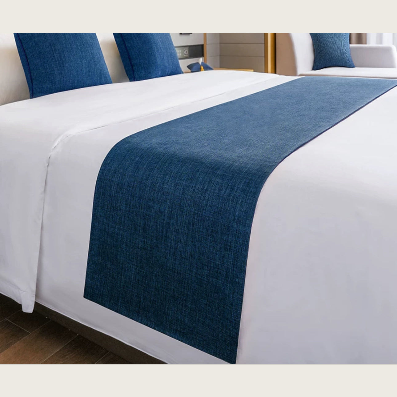 Luxury Hotel-style Bed Runner Set – Navy Blue Linen with Matching Pillow Covers