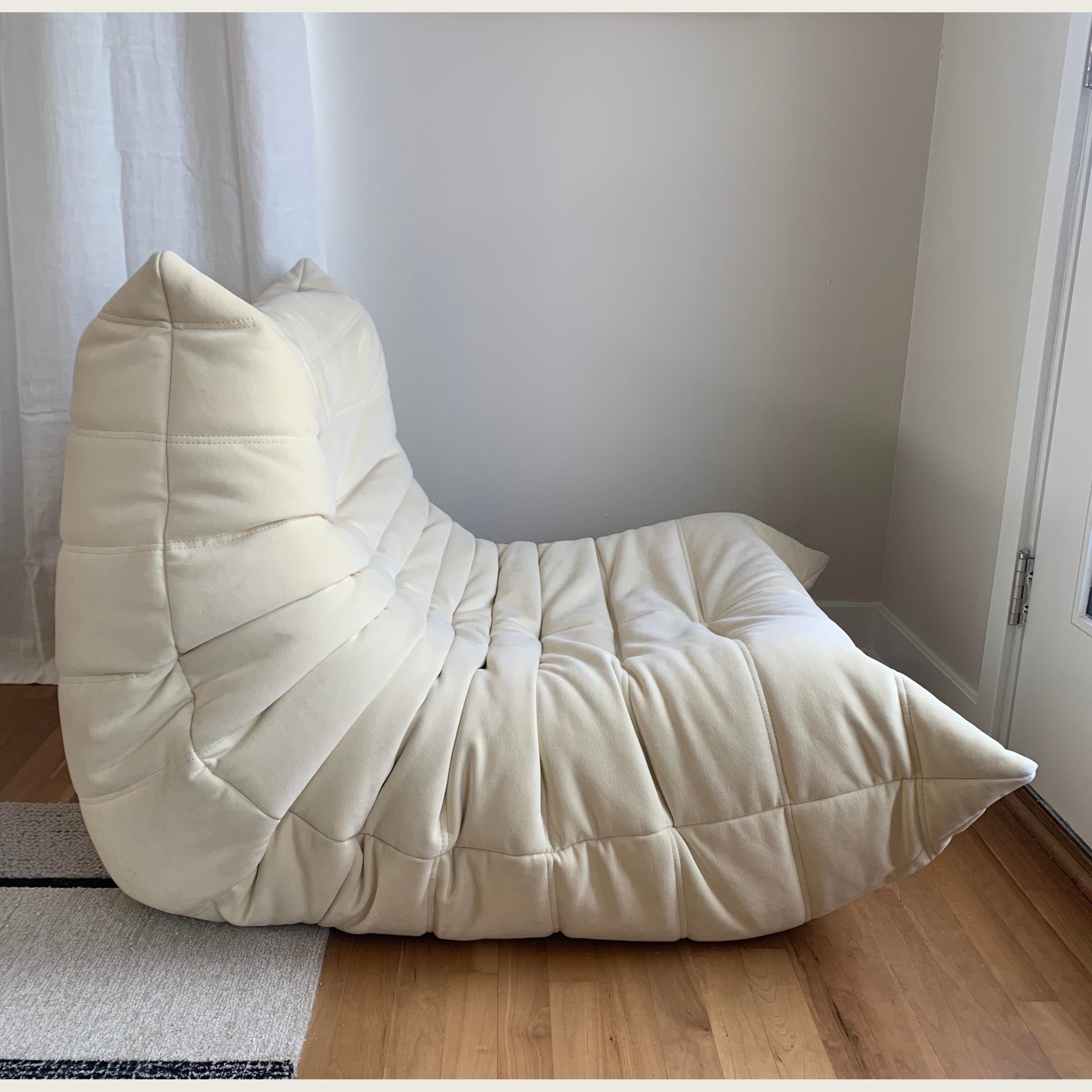 Togo Style Lounge Chair – Cozy Mid-century Modern Accent for Living Rooms Reading Nooks & Contemporary Spaces