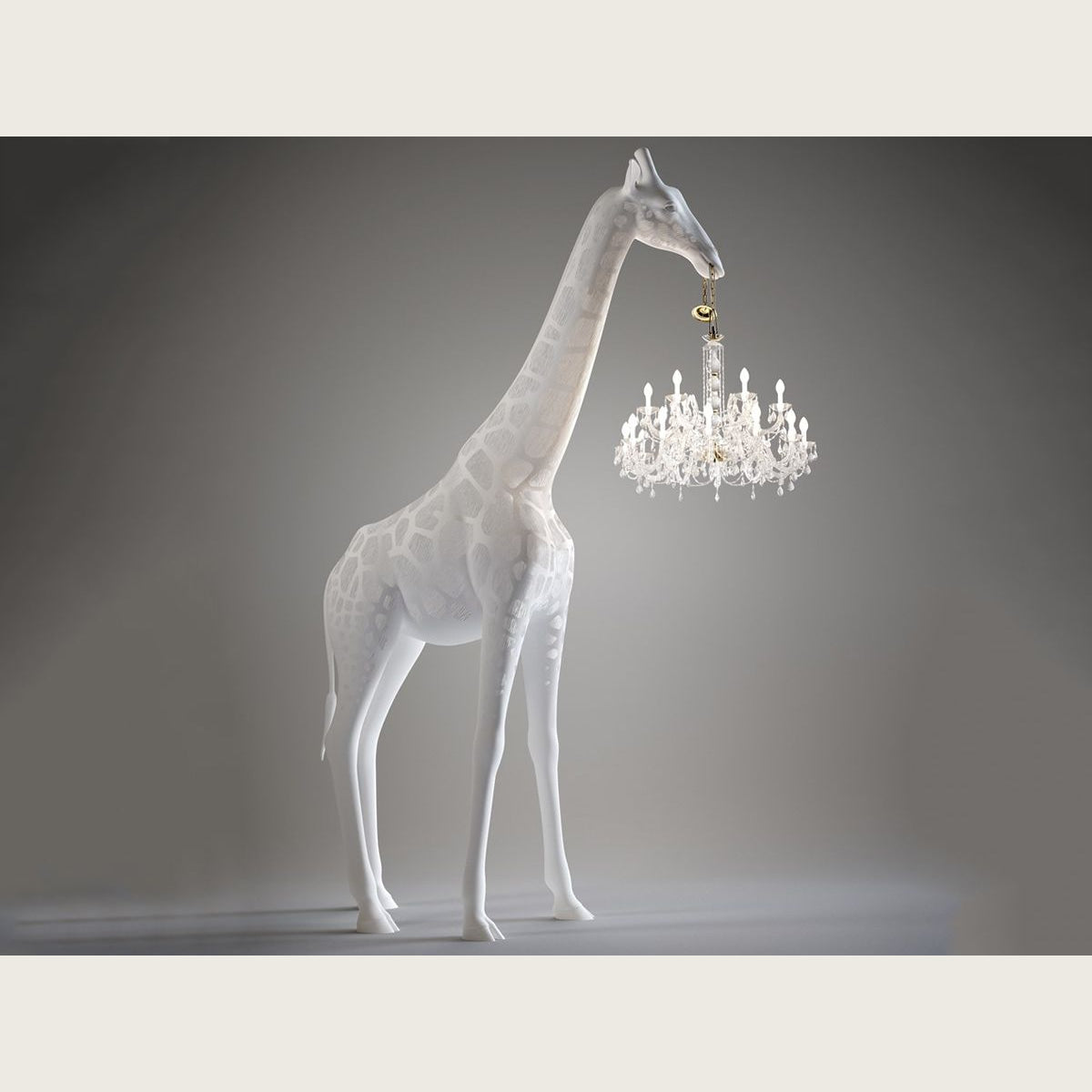 Giraffe Floor Lamp with Chandelier – Bold and Luxurious Statement Decor