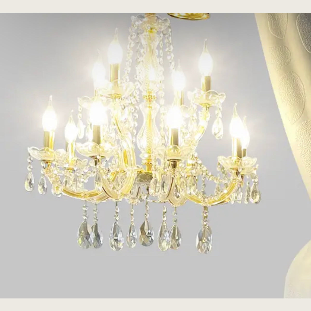 Giraffe Floor Lamp with Chandelier – Bold and Luxurious Statement Decor