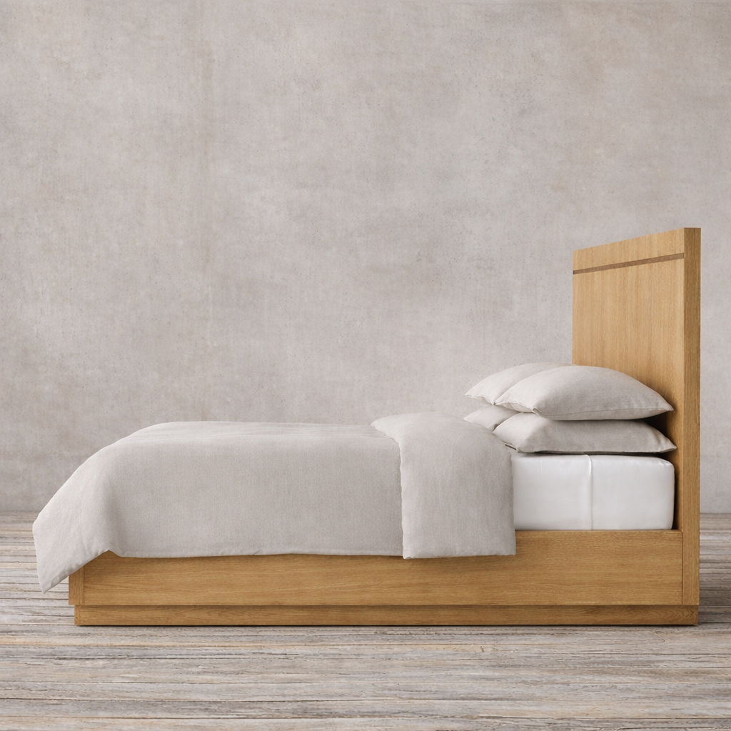 The Skarn Platform Wood Bed | Solid Light Oak