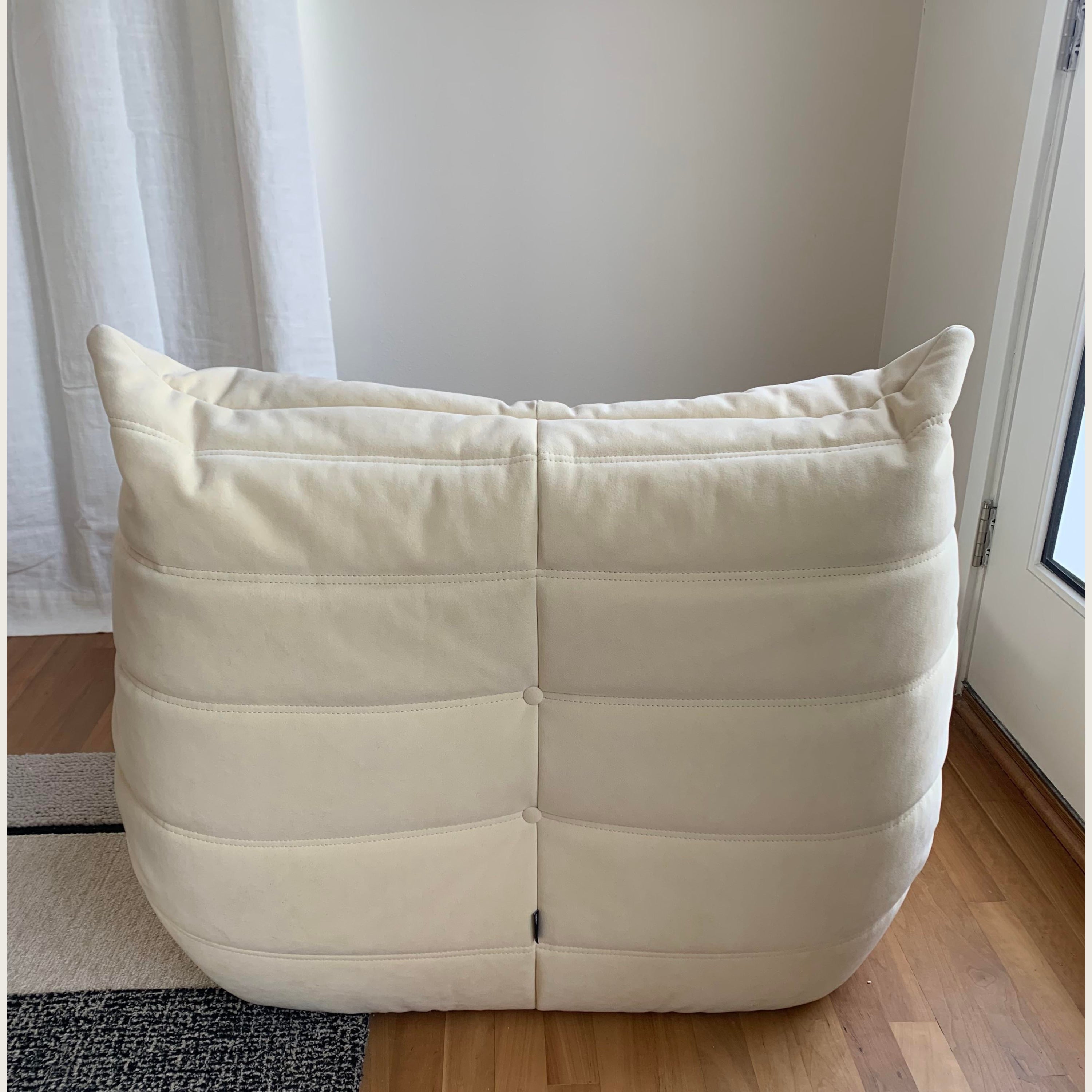 Togo Style Lounge Chair – Cozy Mid-century Modern Accent for Living Rooms Reading Nooks & Contemporary Spaces